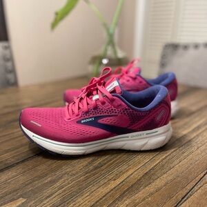 Brooks Women’s Ghost 14 Pink Comfort Athletic Running Shoes Sneakers Size 9 B